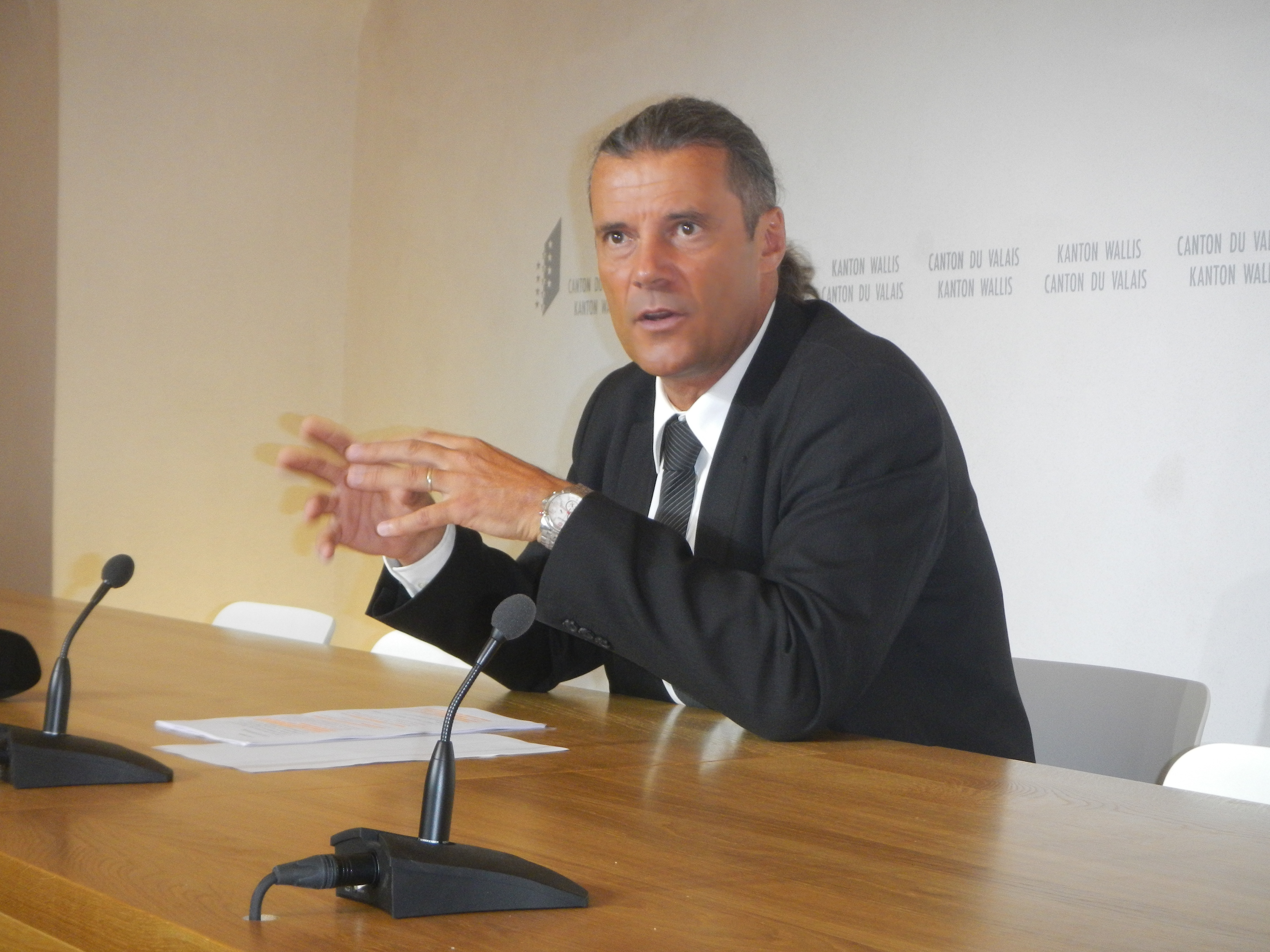 Oskar Freysinger quitte la direction de l'UDC suisse